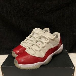 Cherry 11 lows size 9.5 og box